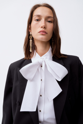 Model in an ELIE SAAB H&M collection fashion look